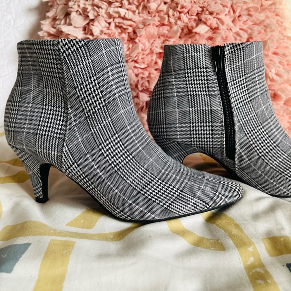 Booties - Picture 5 of 16